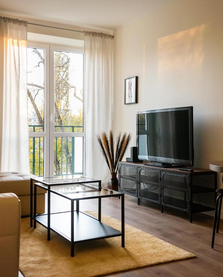 Ochota Sunny Apartment Varsovia Exterior foto